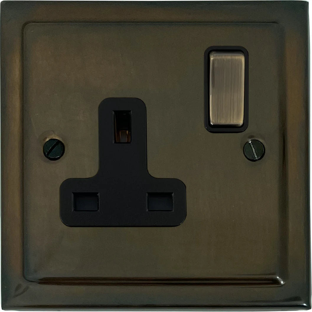 Victorian Medium Bronze 1 Gang Socket