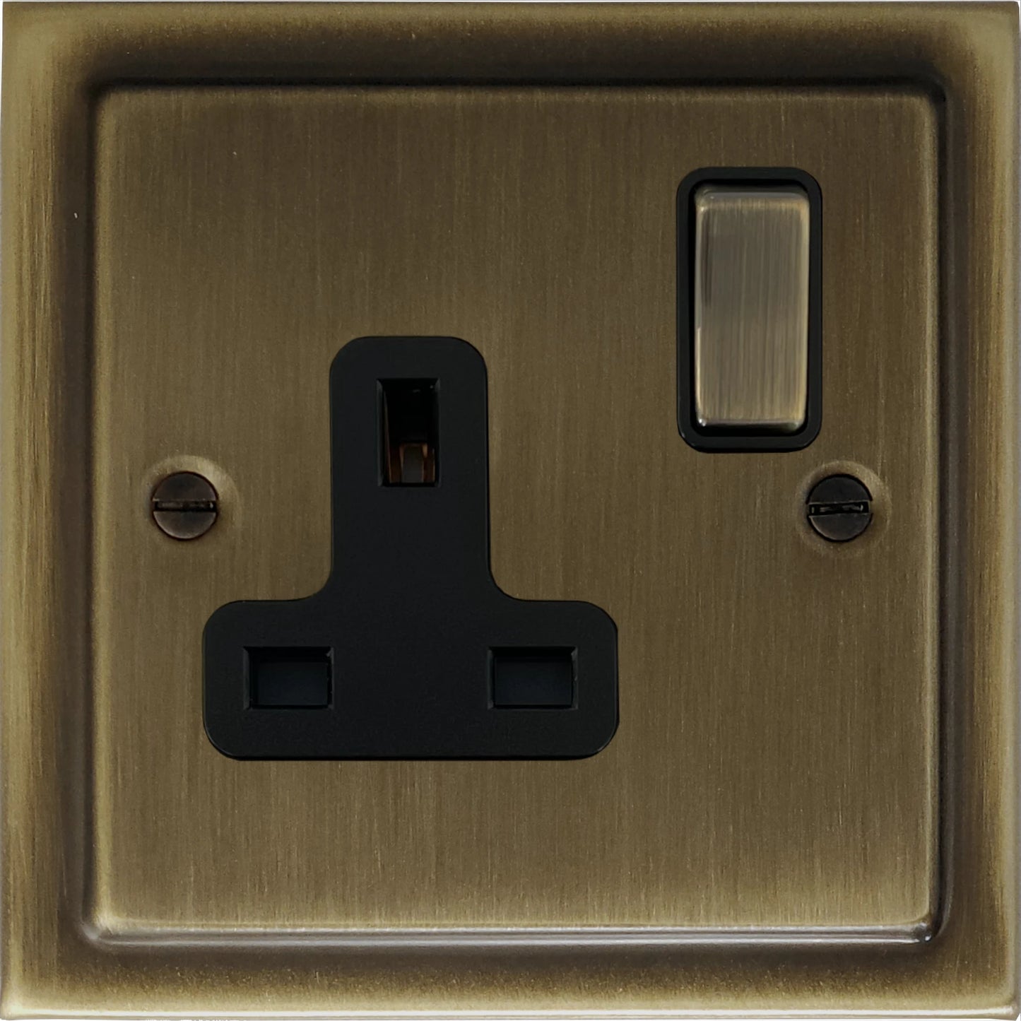 Victorian Antique Brass 1 Gang Socket (Brass Switch)