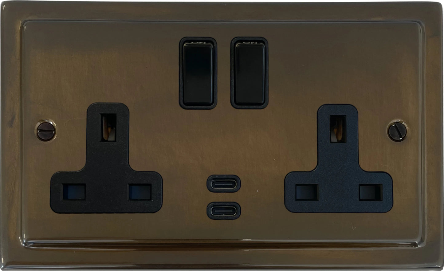 Victorian Medium Bronze 2 Gang Socket with USBC