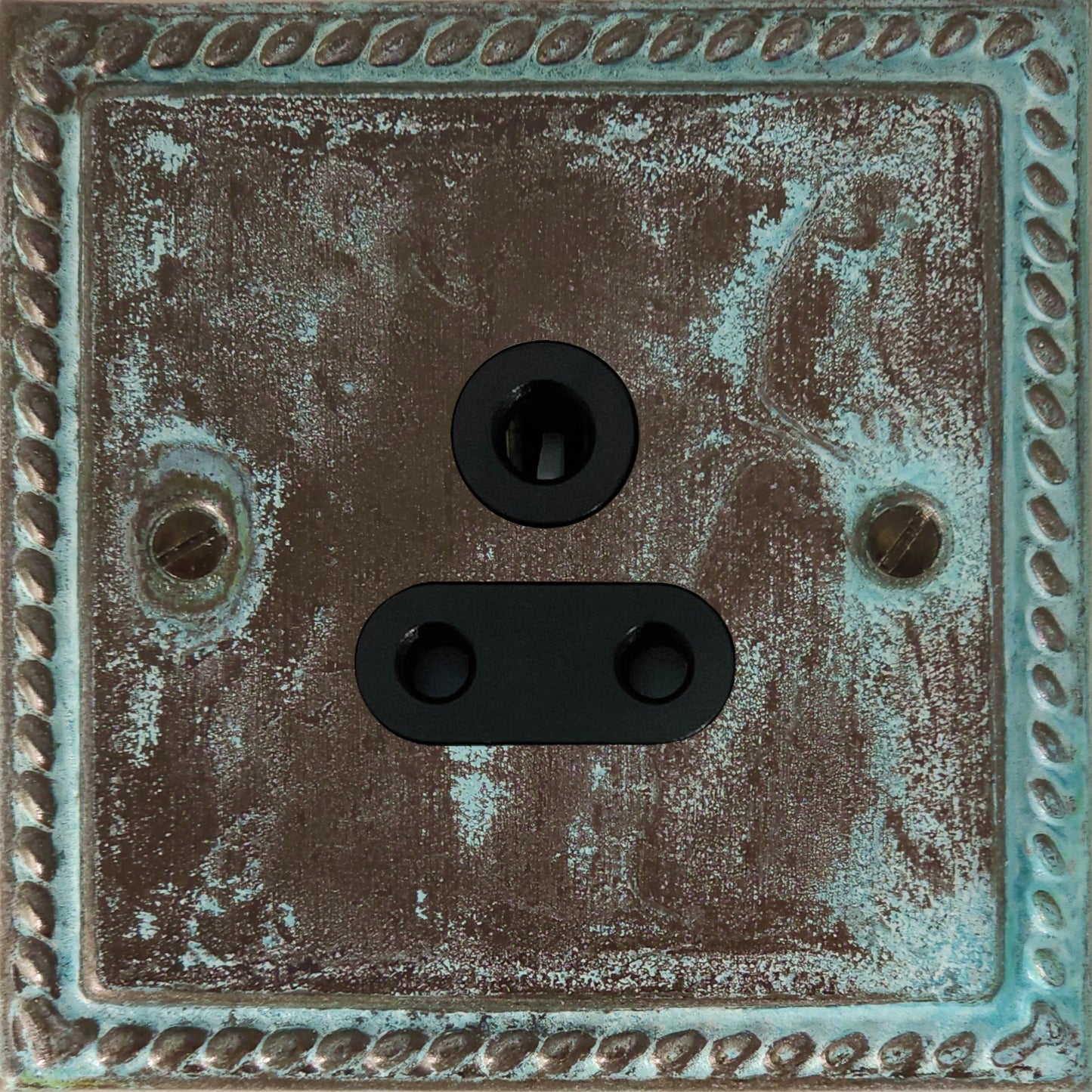 Georgian Verdigris 5 Amp Socket