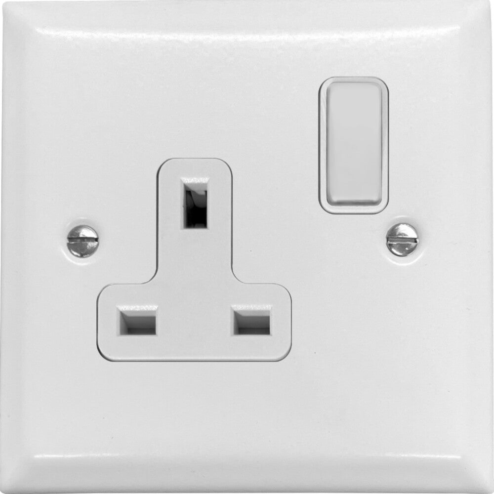 Spectrum Flat White 1 Gang Switched Socket