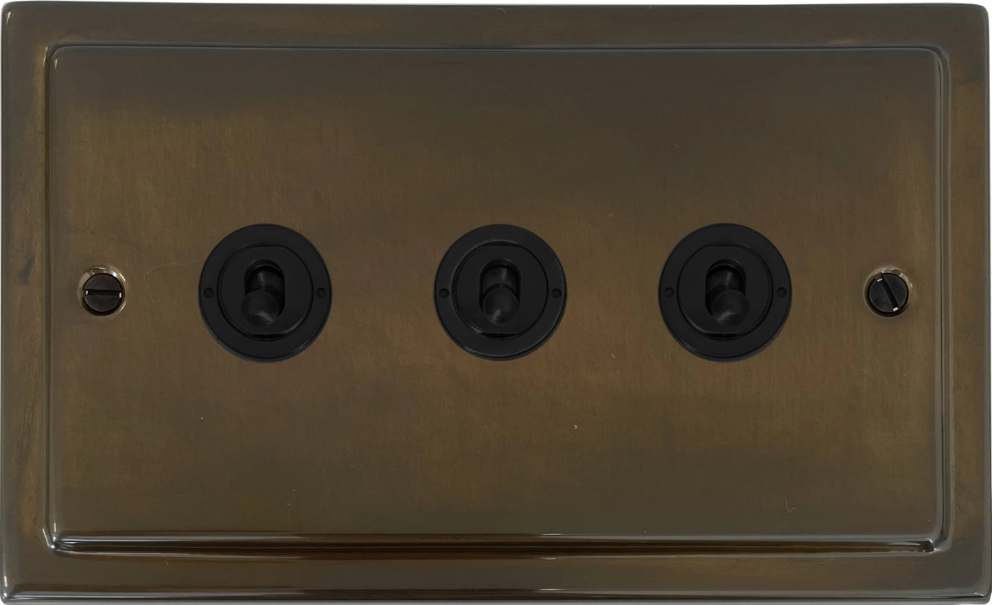 Victorian Medium Bronze 3 Gang Toggle (Flat Black Toggle)