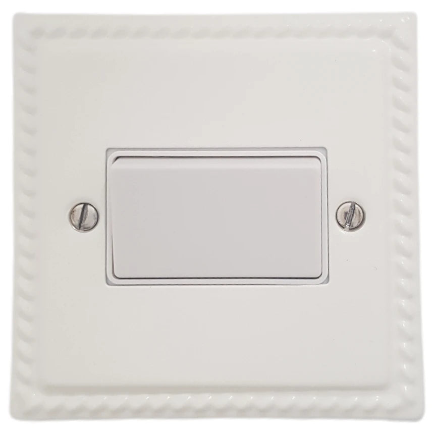 Georgian Flat White Fan Isolator